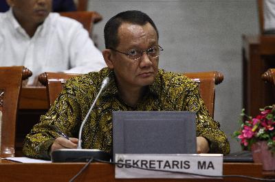 Nurhadi saat menjabat sebagai Sekretaris Mahkamah Agung di kompleks MPR/DPR/DPD, Senayan, Jakarta, 2016. [Dokumentasi TEMPO/Dhemas Reviyanto Atmodjo]