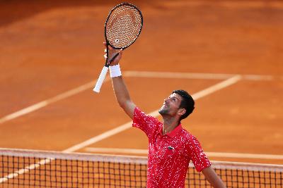 Novak Djokovic pada turnamen Adria Tour di Zadar, Kroasia, 21 Juni 2020. REUTERS/Antonio Bronic
