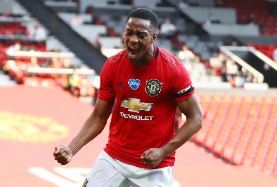 Anthony Martial di Old Trafford, Manchester, Inggris 24 Juni 2020. Michael Steele/Pool via REUTERS