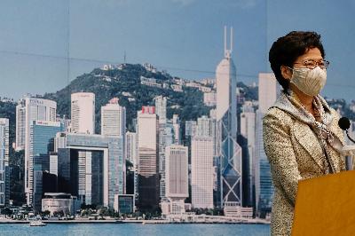 Pemimpin Eksekutif Hong Kong Carrie Lam memberikan keterangan pers menjelang pengumuman Undang-undang Keamanan Nasional  di Hong Kong, kemarin. REUTERS / Tyrone Siu