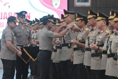 Kapolri Jenderal Polisi Idham Azis (tengah) saat memimpin serah terima jabatan di Gedung Rupatama, Mabes Polri, Jakarta, 11 Februari 2020. TEMPO/Hilman Fathurrahman W