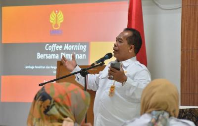 Rektor Universitas Negeri Semarang (UNNES) Prof Dr Fathur Rokhman MHum di Ruang Borobudur LPPM, Desember 2019. unnes.ac.id
