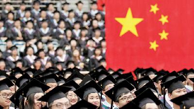 Upacara Wisuda pada salah satu kampus di Fudan,Shangai, Cina, Juni 2017. REUTERS/Aly Song 