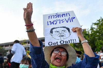 Warga menuntut pemerintah mundur di Bangkok, Thailand 18 Juli 2020. REUTERS/Chalinee Thirasupa