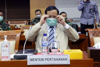 Menteri Pertahanan Prabowo Subianto di Kompleks Parlemen Senayan, Jakarta, 18 Juni 2020.   TEMPO/M Taufan Rengganis