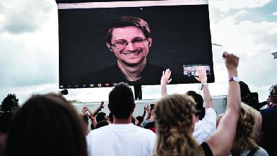 Edward Snowden memberikan sambutan dalam Festival Rosklide di Denmark, Juni 2016. Scanpix Denmark/Mathias Loevgreen Bojesen /via REUTERS