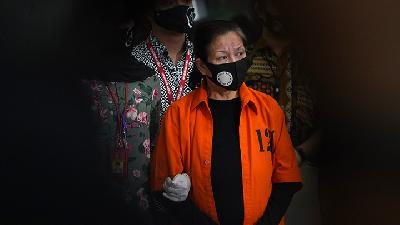 The suspect of embezzlement of Bank BNI’s money, Maria Pauline Lumowa, in the press conference at the National Police Criminal Division, Jakarta, July 10./TEMPO/Muhammad Hidayat
