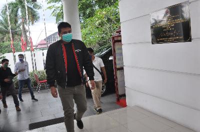 Bakal calon Wali Kota Medan Bobby Nasution berkunjung ke kantor DPD PDIP Sumut, di Medan, Sumatera Utara, 23 Juli 2020. ANTARA/Septianda Perdana