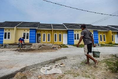Pembangunan rumah di kawasan Buni Bakti, Babelan, Bekasi, Jawa Barat, 8 Juli lalu.