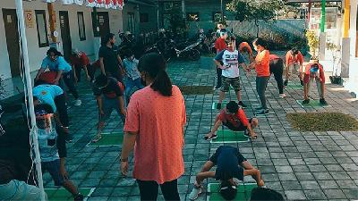 Students at the Sarwahita Autism Learning Center, Denpasar, Bali, doing morning exercises, August 7. Sarwahita Autism Learning Center doc.