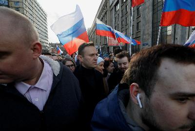 Politikus oposisi Rusia Alexei Navalny hadir memperingati 5 tahun terbunuhnya oposisi Boris Nemtsov, sekaligus ikut dalam aksi protes amandemen konstitusi, di Moskow, Rusia, 29 Februari lalu. REUTERS / Shamil Zhumatov
