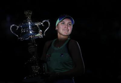 Sofia Kenin saat menjuarai Australian Open di Melbourne Park, Melbourne, Australia, 1 Februari 2020. REUTERS/Edgar Su