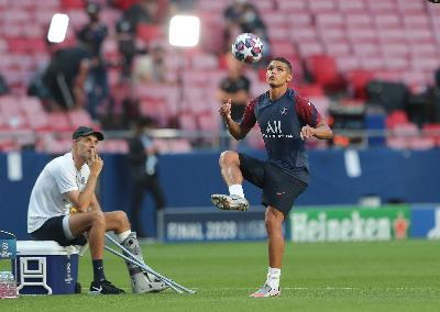 Thiago Silva di Estadio da Luz, Lisbon, Portugal, 22 Agustus 2020. REUTERS/Miguel A. Lopes