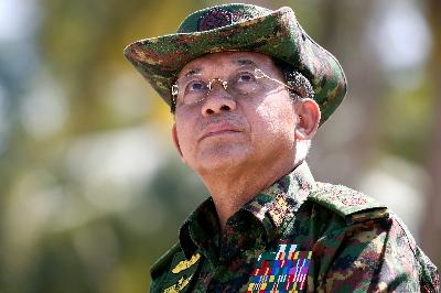 Panglima Tertinggi militer Myanmar Jenderal Senior, Min Aung Hlaing di wilayah delta Ayeyarwaddy, Myanmar, 2018. REUTERS/Lynn Bo Bo/Pool