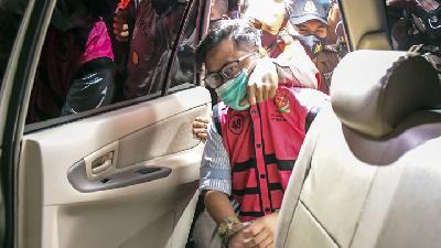 Suspect Andi Irfan Jaya after questioning at the Attorney General’s Office, Jakarta, September 2. ANTARA/Galih Pradipta