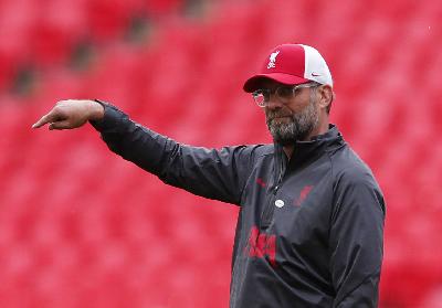 Pelatih Liverpool,  Juergen Klopp di Wembley Stadium, London, Inggris, 29 Agustus 2020. REUTERS/Andrew Couldridge