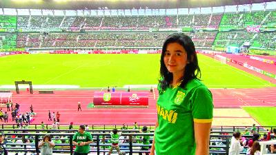 Atlet Voli Maya Indri  di Stadion Gelora Bung Tomo. Dokumentasi: Media Officer Persebaya