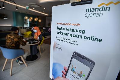 Pelayanan Bank Mandiri Syariah di Jakarta, 28 September 2020. Tempo/Tony Hartawan