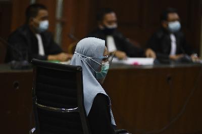 Terdakwa, Pinangki Sirna Malasari, mengikuti sidang dengan agenda pembacaan surat eksepsi, di  Pengadilan Negeri Jakarta Pusat, 30 September 2020. TEMPO/Imam Sukamto