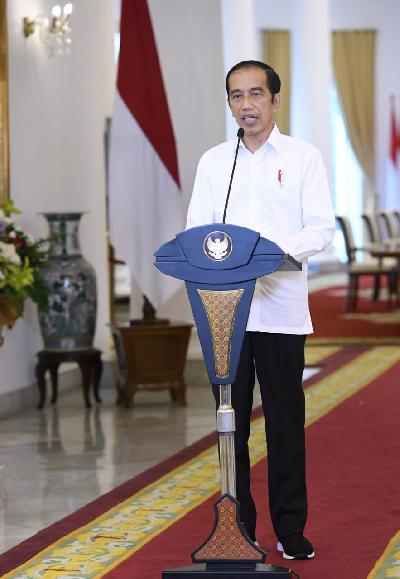 Presiden Joko Widodo menyampaikan keterangan pers terkait Undang-Undang (UU) Cipta Kerja di Istana Kepresidenanan Bogor, Jawa Barat, 9 Oktober 2020. Foto: BPMI Setpres/Lukas