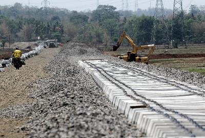 Proyek pembangunan jalur kereta api trans Sulawesi di Pekkae, Kabupaten Barru, Sulawesi Selatan. Dok Tempo/Fahmi Ali