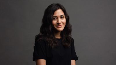 Samanta Ananta. Budi Komala - LinkedIn Headshot & Portrait Specialist
