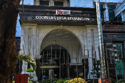 Komplek perkantoran Otoritas Jasa Keuangan di Jakarta, 23 September 2020.  Tempo/Tony Hartawan