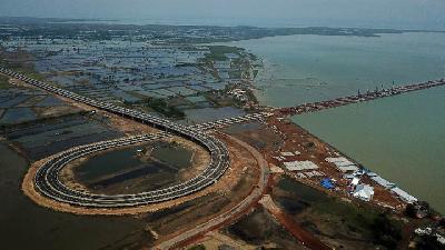 Foto udara proyek pembangunan Pelabuhan Patimban, Kabupaten Subang, Jawa Barat, 18 November lalu./ANTARA/Raisan Al Farisi