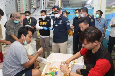 Kementerian Kelautan dan Perikanan melakukan inspeksi mendadak terkait ekspor Benih Bening Lobster di wilayah Tangerang, Banten, 29 Oktober 2020. kkp.go.id