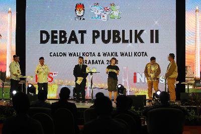 Debat Publik kedua Pemilihan Kepala Daerah (Pilkada) Kota Surabaya di Surabaya, Jawa Timur, 18 November 2020. ANTARA/Moch Asim