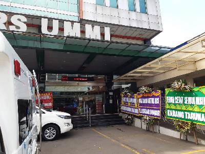 Deretan karangan bunga untuk Rizieq Sihab di Rumah Sakit Ummi, Kelurahan Empang, Kecamatan Bogor Selatan, Jawa Barat. 28 November 2020. Tempo/M Sidik Permana
