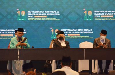 Ketua Umum MUI terpilih, KH Miftahul Akhyar (kiri), Wakil Presiden, KH Maruf Amin di Hotel Sultan, Jakarta, 27 November 2020. mui.or.id
