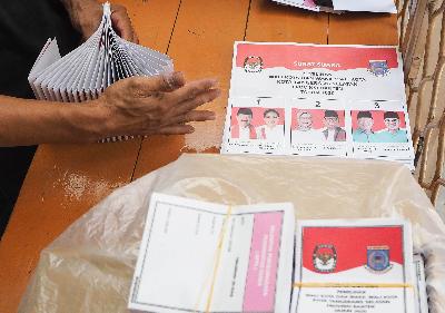 Kertas suara Pilkada di Gudang KPUD Tangerang Selatan, Banten, 26 November 2020. Tempo/Nurdiansah