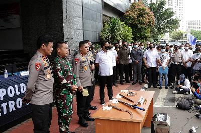 Konferensi pers terkait peristiwa penembakan di jalan Tol Jakarta - Cikampek Km 50 di Mapolda Metro Jaya, 7 Desember 2020. TEMPO/M Taufan Rengganis