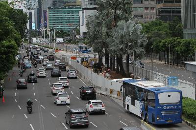 Proyek pembangunan MRT Jakarta Fase 2 kawasan MH Thamrin, Jakarta, 10 Desember 2020. TEMPO/Subekti