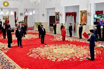 Pelantikan menteri Kabinet dan wakil menteri Indonesia Maju di Istana Negara Jakarta, 23 Desember 2020. Setpres/Agus Suparto