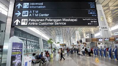 Suasana calon penumpang pesawat di terminal 3 Bandara Internasional Soekarno-Hatta, Tangerang, Banten, 10 November 2020. TEMPO/M Taufan Rengganis