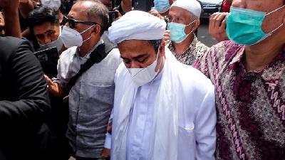 Muhammad Rizieq Syihab tiba di Mapolda Metro Jaya, Jakarta, Sabtu, 12 Desember 2020./TEMPO / Hilman Fathurrahman W