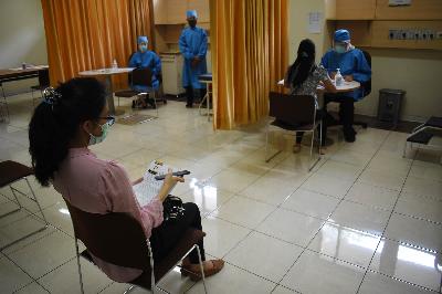 Relawan vaksin Covid-19 Sinovac saat pemeriksaan uji klinis tahap 3 di RS Pendidikan Universitas Padjadjaran, Bandung, Jawa Barat, 6 Agustus 2020. TEMPO/Prima Mulia