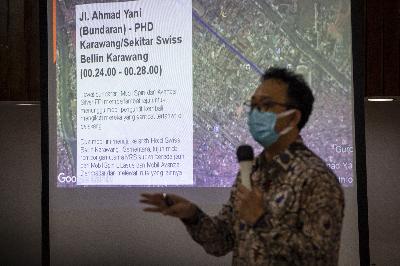 Komisioner Komnas HAM Beka Ulung Hapsara menyampaikan paparan tim penyelidikan Komnas HAM atas peristiwa Karawang di Jakarta, 8 Januari 2021. ANTARA/Dhemas Reviyanto