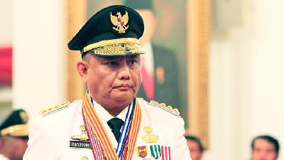 Gubernur Gorontalo Rusli Habibie saat dilantik Presiden Joko Widodo di Istana Merdeka, Jakarta, Jumat, 12 Mei 2017./TEMPO/Subekti