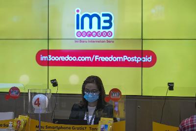 Pelayanan provider Indosat Ooredoo di Jakarta, 12 Januari 2020. Tempo/Tony Hartawan