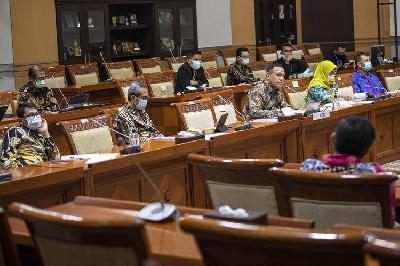 Komisi Pemberantasan Korupsi melakukan rapat dengar pendapat dengan Komisi III DPR di Kompleks Parlemen, Senayan, Jakarta, 29 Maret 2020.  ANTARA/Sigid Kurniawan