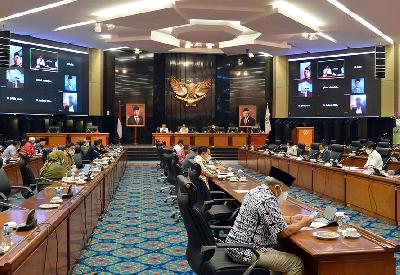 Badan Pembentukan Peraturan Daerah (Bapemperda) DPRD Provinsi DKI Jakarta kembali menggelar rapat kerja untuk merevisi Perda Nomor 1 Tahun 2014 tentang Rencana Detail Tata Ruang dan Peraturan Zonasi (RDTR-PZ), 3 Februari 2021. dprd-dkijakartaprov.go.id