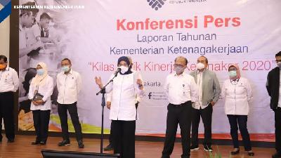 Menteri Ketenagakerjaan, Ida Fauziyah pada peluncuran Laporan Tahunan Kementerian Ketenagakerjaan (Kemnaker) Tahun 2020 di Jakarta, Rabu 10 Februari 2021.