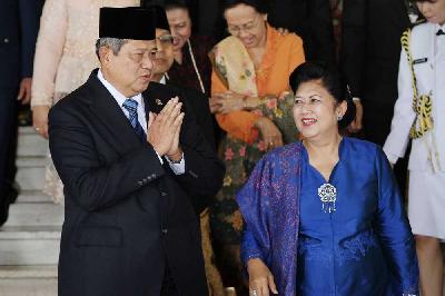 Susilo Bambang Yudhoyono dan Ani Yudhoyono di gedung Nusantara, Jakarta, 2014. Dok Tempo/Dhemas Reviyanto Atmodjo