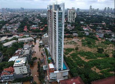 Kawasan Kemang yang dilanda banjir di Jakarta Selatan, 20 Februari 2021. TEMPO/Hilman Faturrahman