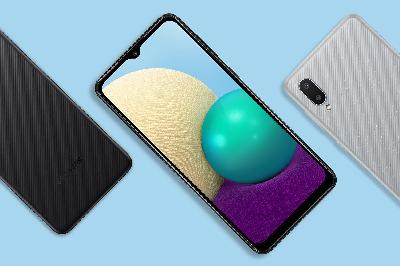 Samsung Galaxy A02 hadir dengan variasi warna hitam dan abu-abu. Dok. Samsung
