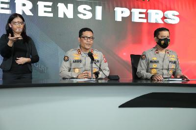 Kadiv Humas Polri Irjen Argo Yuwono meberikan keterangan pers mengenai virtual police di Mabes Polri, Jakarta, 25 Februari 2021. Humas Polri.