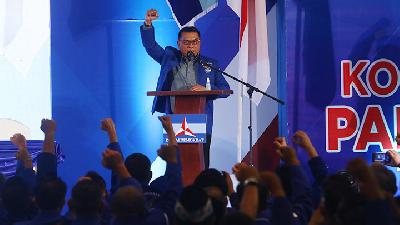 Moeldoko deliveres his first speech after being appointed chairman of the Democrat Party in an Extraordinary Congress (KLB) at The Hill Hotel Sibolangit, Deli Serdang, North Sumatra, March 5. 
Antara/Endi Ahmad

